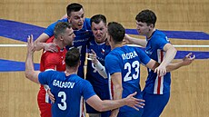 ei se radují z bodu proti Bulharm v semifinále mistrovství svta.