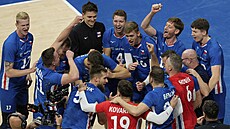 etí volejbalisté slaví postup do tvrtfinále mistrovství svta.