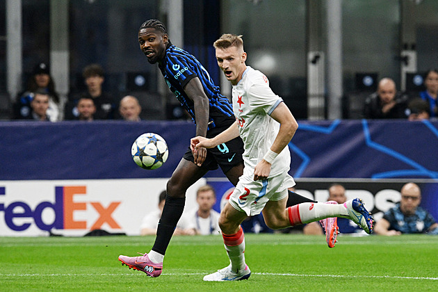Inter - Slavia 3:0, chyba Staňka i jediná střela na bránu. Dva góly dal Martínez