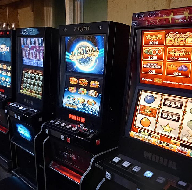 Celní správa odhalila v Brn nelegální hernu s výherními automaty. (duben 2024)