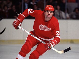 NHL. Útoí v dresu Detroitu. Ve vysnné souti psobil sedm let.
