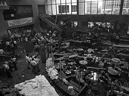 Veírek s tancem a hudbou skonil katastrofou. Spojené státy americké se z ní...