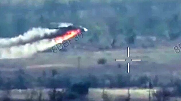 Ukrajinsk� dron nedaleko Pokrovsku sest�elil rusk� vrtuln�k Mi-8 (29. z��� 2025)