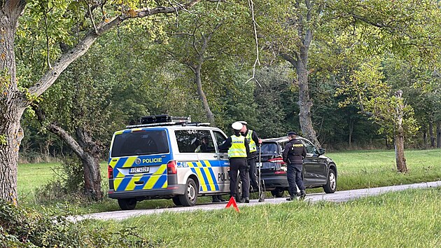 Na vyetovn dopravn nehody u Hostomic se budou podlet jak dopravn policist, tak ti z kriminlnho oddlen. (30. z 2025)