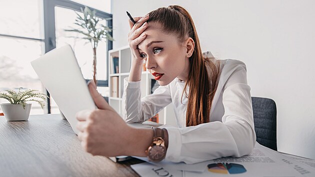 Mluvení na veřejnosti je pro generaci dnešních vysokoškoláků stresující a způsobuje jim v některých případech až úzkosti, ukázala studie brněnského výzkumného ústavu SYRI. Nejistota v mluveném projevu je přitom může limitovat i při pohovorech nebo plnění pracovních povinností. Češi v tom ale nejsou výjimkou, podobné stavy zažívají i studenti v zahraničí.