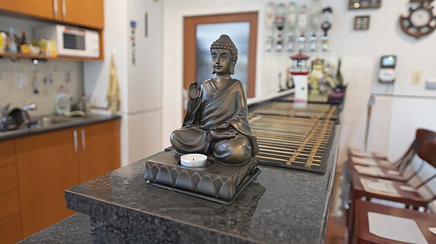 Kuchy je sice men, ale zato plnohodnotn vybaven.