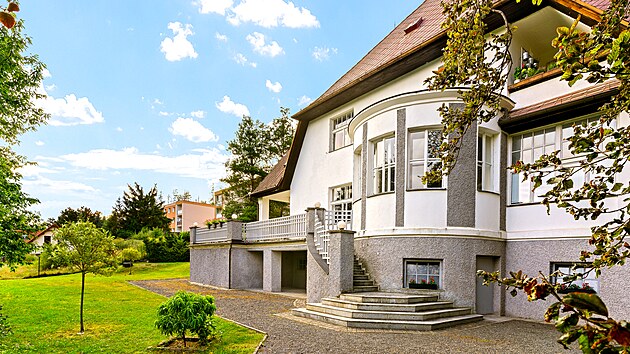 D�ky sv� nad�asovosti nab�z� �irok� spektrum vyu�it�. 