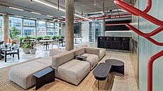 Cílem projektu bylo navrhnout sv�tlé, vzdu�né prost�edí s industriálním...