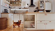 Ostr�vek je z pohledové �ásti kredenc, ale z druhé strany má praktické hluboké...