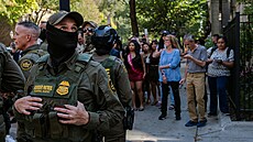 Federální agenti hlídkují v centru Chicaga. (28. záí 2025)