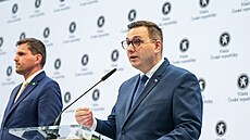 Ministr zahrani�í Jan Lipavský po jednání vlády, posledním p�ed volbami do...