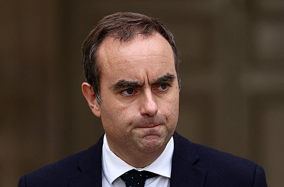 Francouzský premiér Sébastien Lecornu po 27 dnech v úadu rezignoval. (6. íjna...