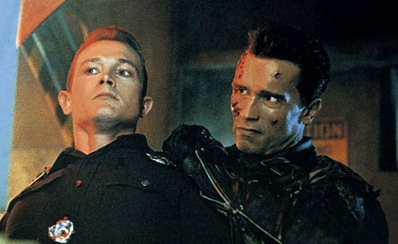 Robert Patrick a Arnold Schwarzenegger ve filmu Terminátor 2: Den zútování...