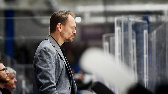 Kou Sparty Pavel Gross sleduje zápas s Kladnem.