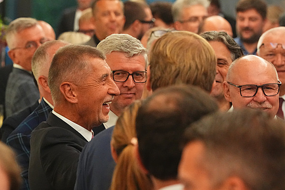 Ve volebním tábu hnutí ANO na Chodov se zaíná slavit vítzství v...