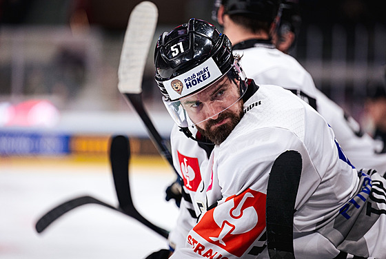 Sparanský útoník Roman Horák bhem utkání hokejové Ligy mistr s Curychem