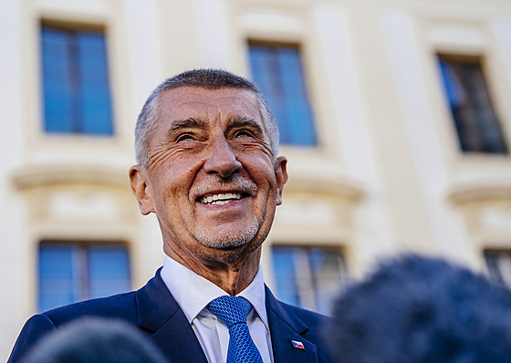 Prezident Petr Pavel pijal na jednání Andreje Babie. (5. íjna 2025)