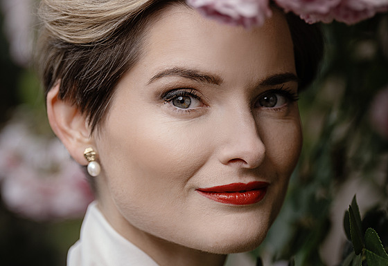 Martina Viktorie Kopecká. Devátým rokem je duchovní v kostele svatého...