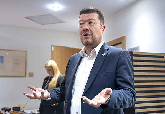Volební táb SPD v hotelu Don Giovanni. Tomio Okamura. (4. íjna 2025)
