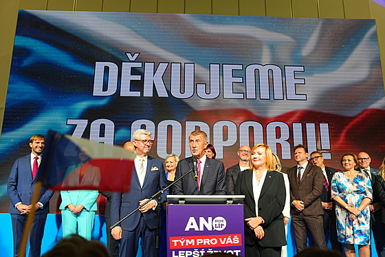 Ve volebním tábu hnutí ANO na Chodov se zaíná slavit vítzství v...