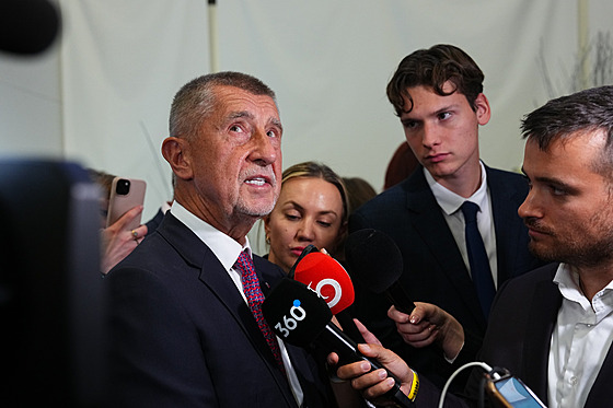 Ve volebním tábu hnutí ANO na Chodov se zaíná slavit vítzství v...