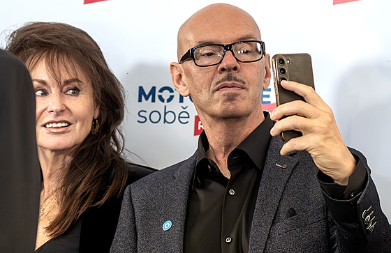 Martinický palác. Volební táb strany Motoristé sob. Oto Klempí. (4. íjna...