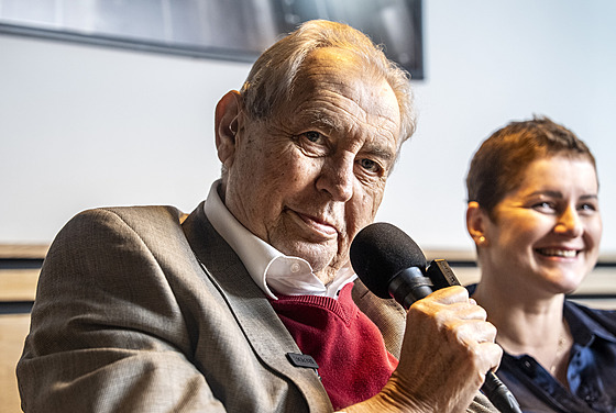 Pedvolební debata Jany Maláové, které se úastní i exprezident Milo Zeman....