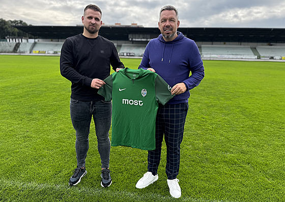 Petr Glaser (vlevo) s mosteckým trenérem Pavlem Horváthem.