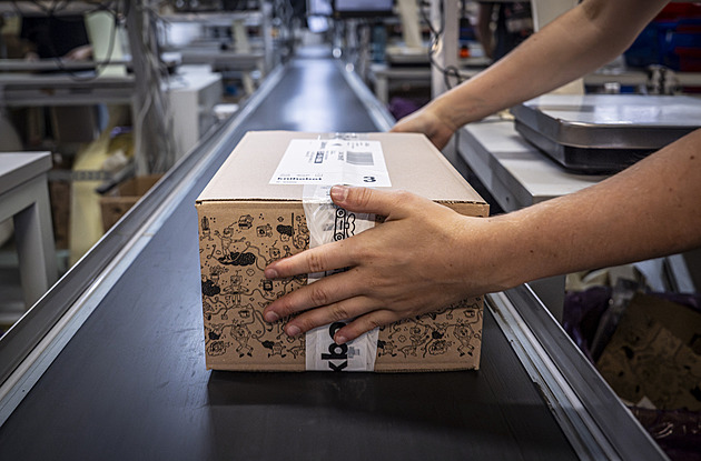 Přečti a pošli to dál. Přes AlzaBoxy lze nově poslat knihy k dalšímu prodeji