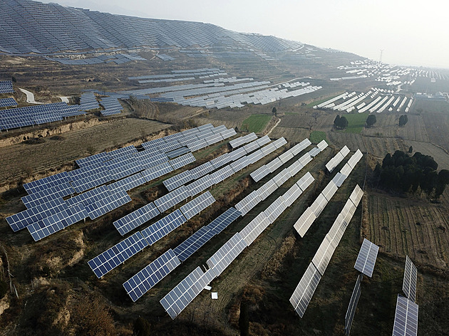 Paradox Číny. Veze se na zelené vlně, zároveň však staví nové uhelné elektrárny