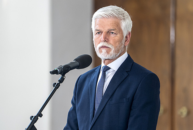 Prezidentská milost je středověký přežitek. V čele máme snad prezidenta, ne krále či cara!