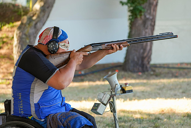 Ped dvanácti lety Jaroslav Klime z Kosova na umpersku utrpl úraz pátee....