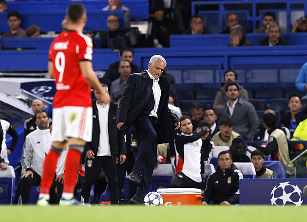 Snad nebudou spát. Mourinha štval konec v poháru, hráče Benfiky nezvykle potrestal