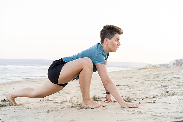 Dolů na čtyři, to je kvadrobik. Imitovat zvířata je fitness hit a není to podvod