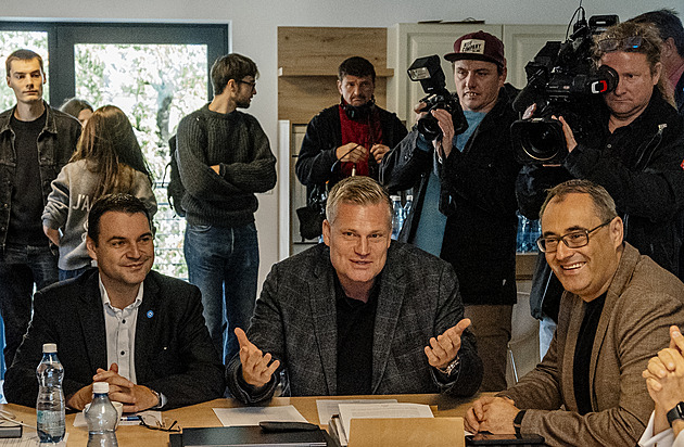 Vláda s Turkem musí bejt. Jaká bude a na jak dlouho?