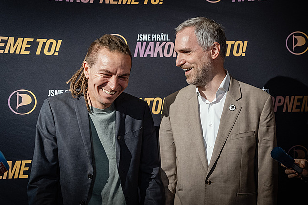 Podpora pedofilů a gayové v „klidné síle“. Jak v opozici vypukla přestřelka plná slušnosti