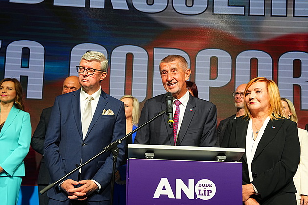 Nabízí se Fialova demise, Okamura může být předseda Sněmovny, míní politologové