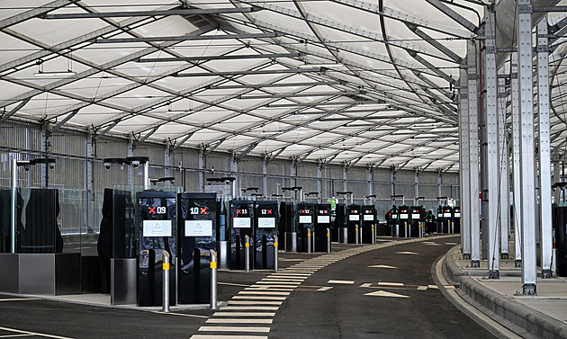 Je čas ukončit třicetiletý monopol. O spoje pod Kanálem se hlásí Bransonovy rychlíky