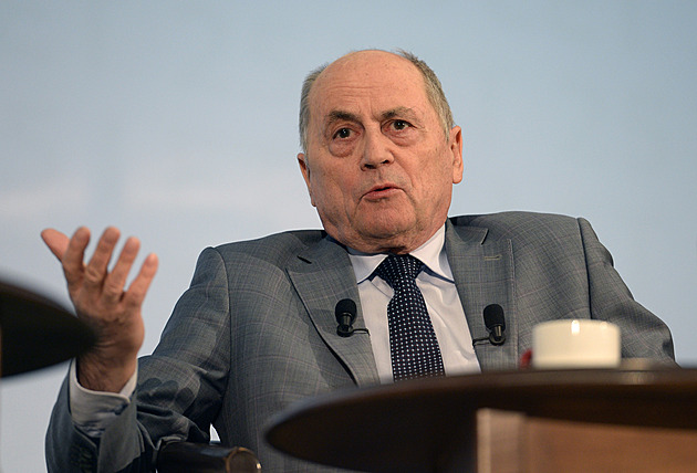 Turek, Čarnogurský a spol. Politiky si vybíráme i pro úkoly, o kterých dnes ještě nevíme