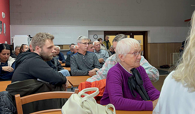 Kraj povolil rozšířit těžbu štěrkopísků s vltavíny u Ločenic, místní jsou dál proti