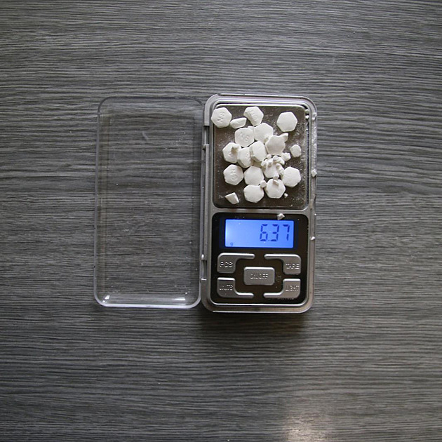 ena, která 4. íjna 2025 ve spodním prádle paovala do stráské vznice drogy,...