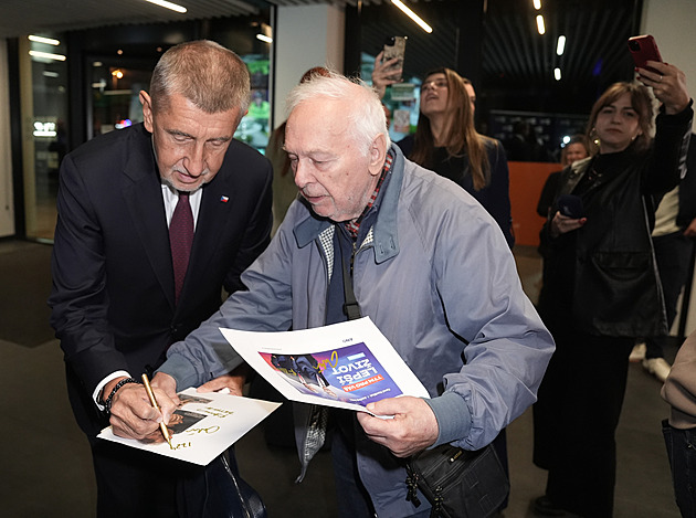 Oddělené šatny i žert s Nacherem. Jak to vypadalo v zákulisí duelu Babiše s Fialou