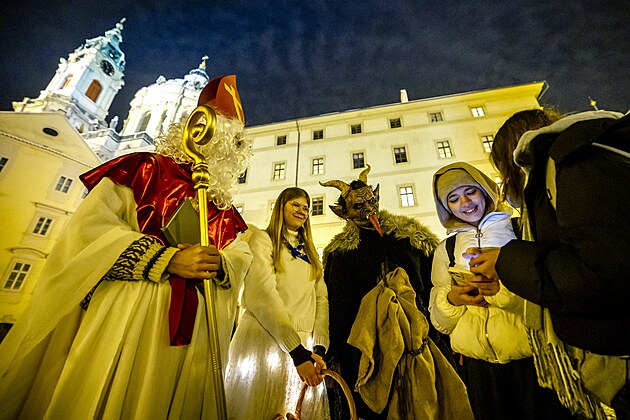 V p�edve�er svat�ho Mikul�e m��ete v metropoli potkat mnoh� party tradi�n�ch...