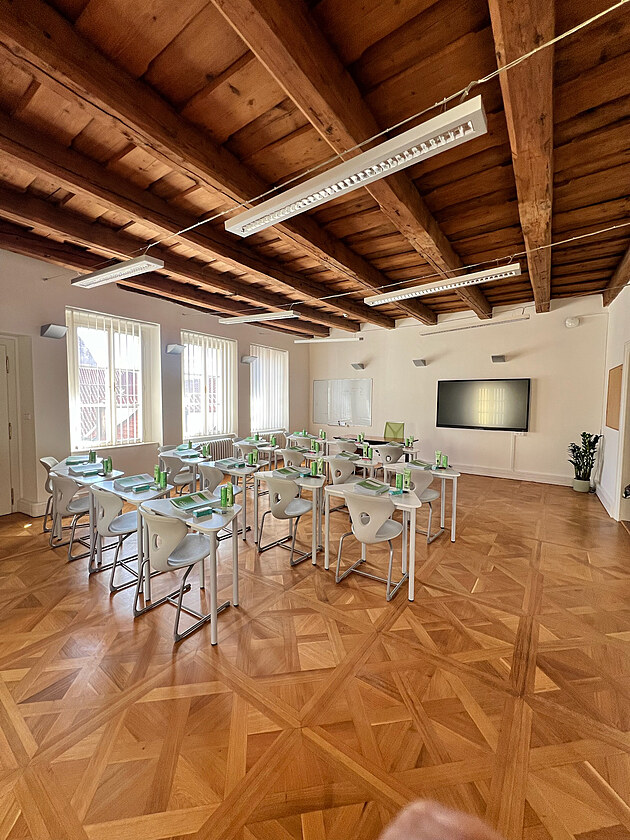 Leonardo V. Academy Praha