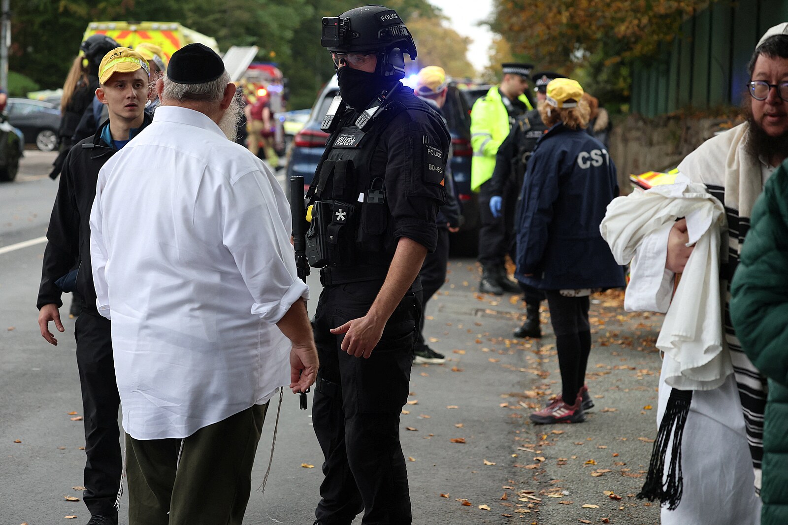 Teror u synagogy v Manchesteru: jednu z obětí jsme postřelili, přiznala policie
