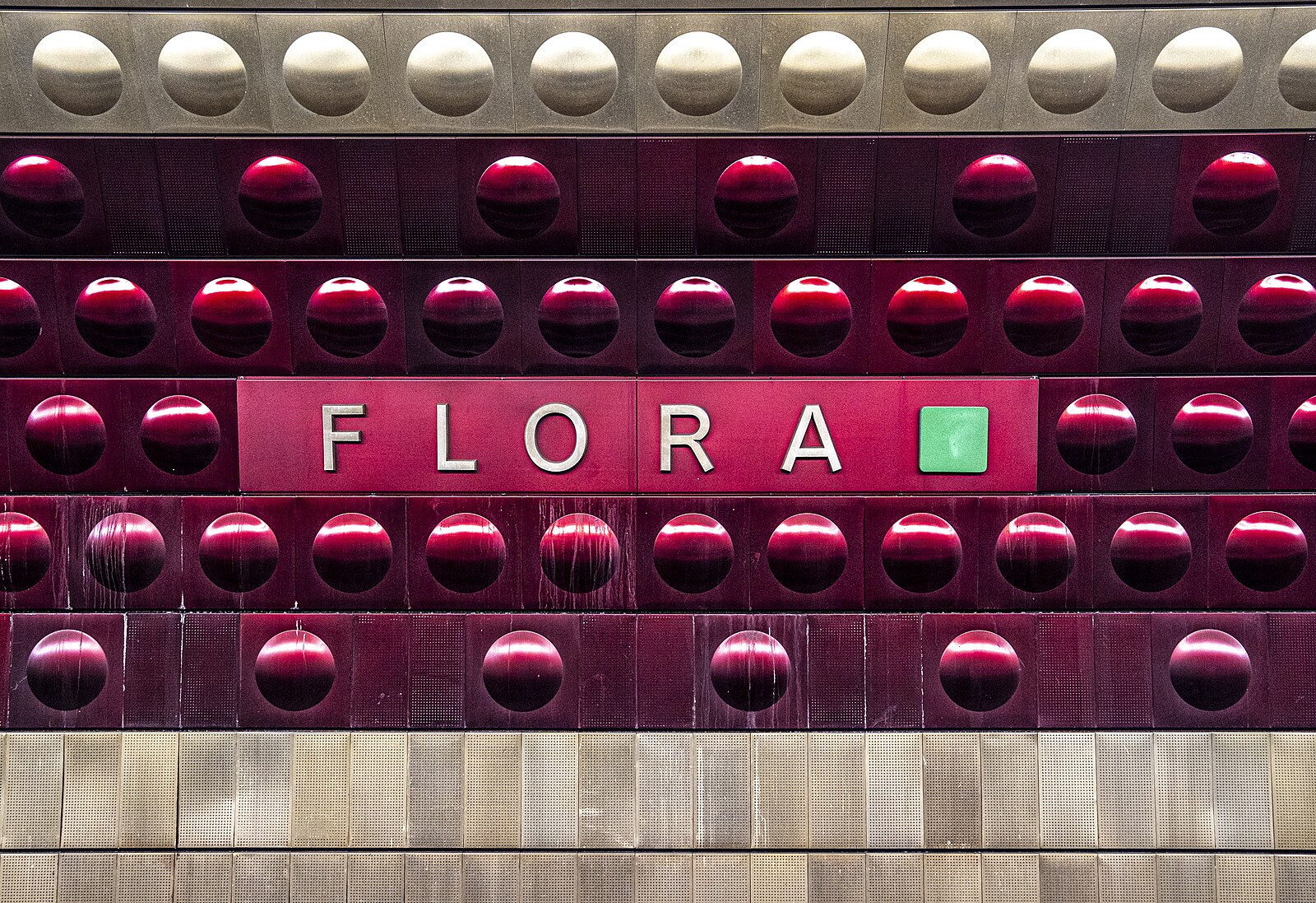 Stanice metra Flora se zavře 2. února. Při generální opravě se zbaví sovětských eskalátorů