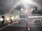 V tunelech Panensk a Libouchec na dlnici D8 u st nad Labem technici...