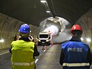 V tunelech Panensk a Libouchec na dlnici D8 u st nad Labem technici...
