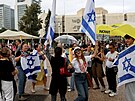 Reakce obyvatel� Tel Avivu po oznámení Donalda Trumpa, �e Izrael a Hamas se...