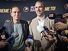 Volební �táb pirátské strany. Praha Hl. nádra�í, Fant�v sál. Zden�k H�ib a Ivan...